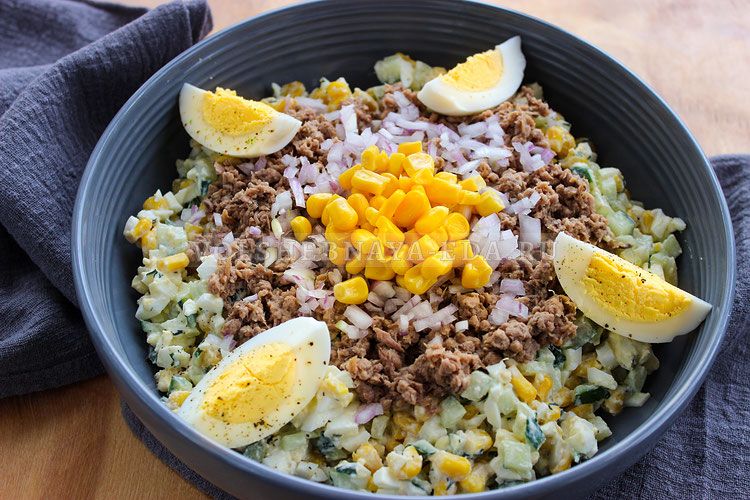 Простой и питательный салат с тунцом: идеальное решение для вашего стола