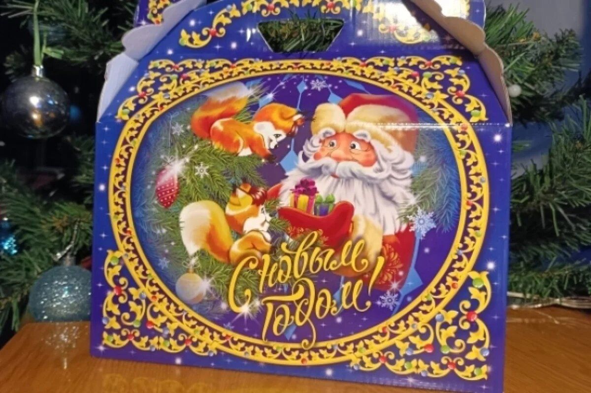 Эксперт рекомендует сохранить сладкие подарки детям