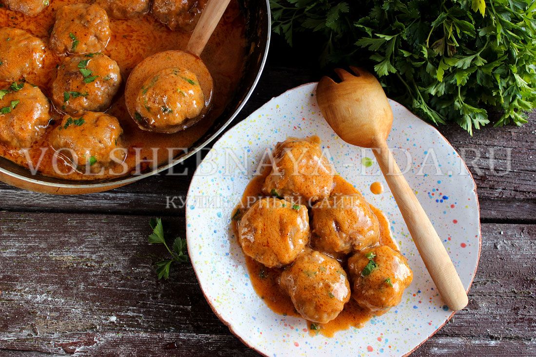 Нежные котлеты с подливкой: идеальное блюдо для семейного ужина