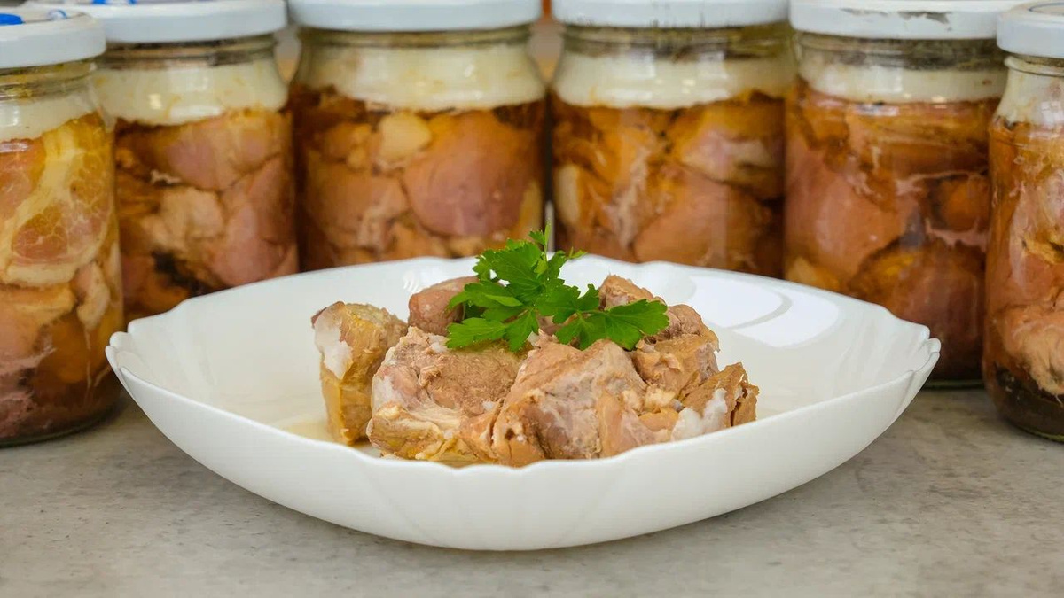 Как приготовить домашнюю тушёнку из свинины: секреты и советы