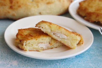 Картофельные драники с куриной начинкой