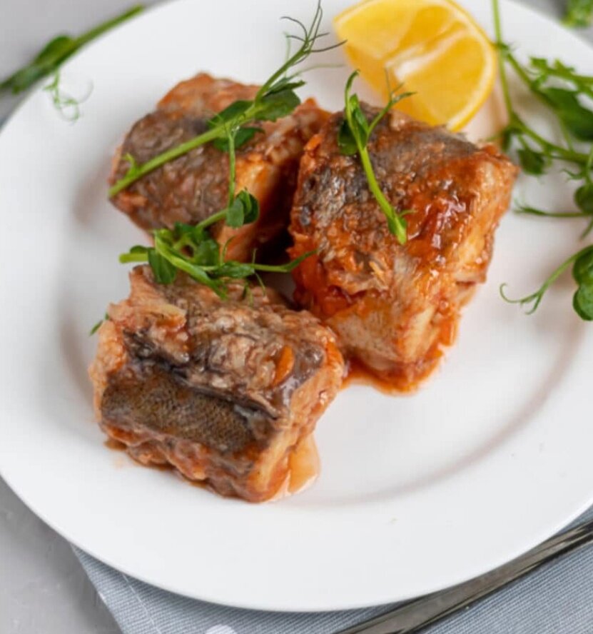 Погружение в вкус: рыба в томатном соусе, который покорит ваше сердце