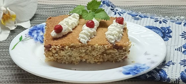 Нежные бисквитные пирожные с вареной сгущенкой