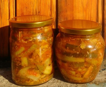 Вкусные огурцы в чесночной заливке: пикантная закуска для любого стола