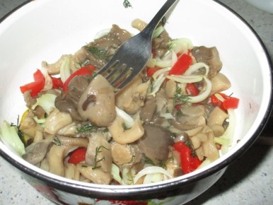 Как быстро замариновать вешенки: легкий рецепт для любителей грибов