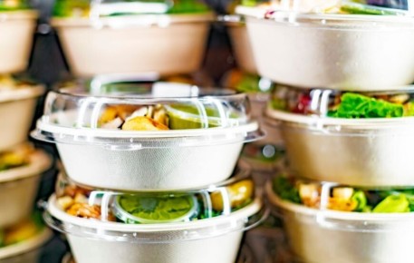 Как выбрать качественные готовые блюда к новогоднему столу