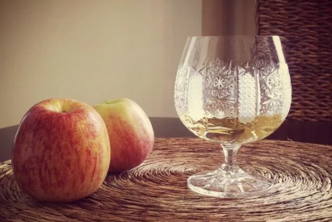 Кальвадос: Искусство французского фруктового бренди