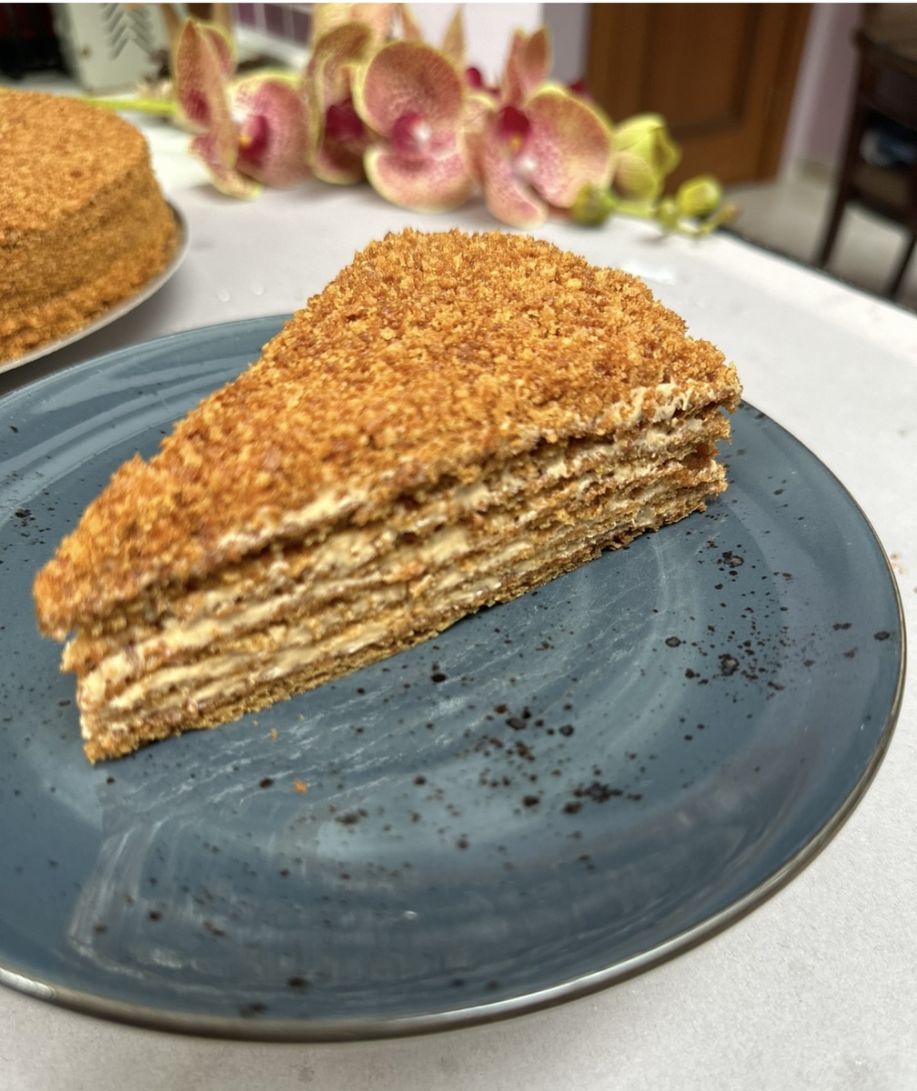 Как приготовить медовик с вареной сгущенкой: простой и вкусный рецепт