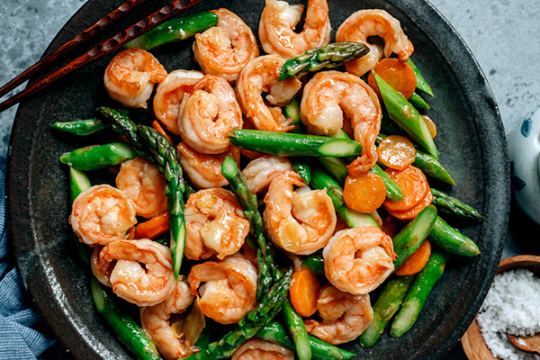 Креветки и спаржа в китайском стиле: быстрый рецепт для идеального ужина