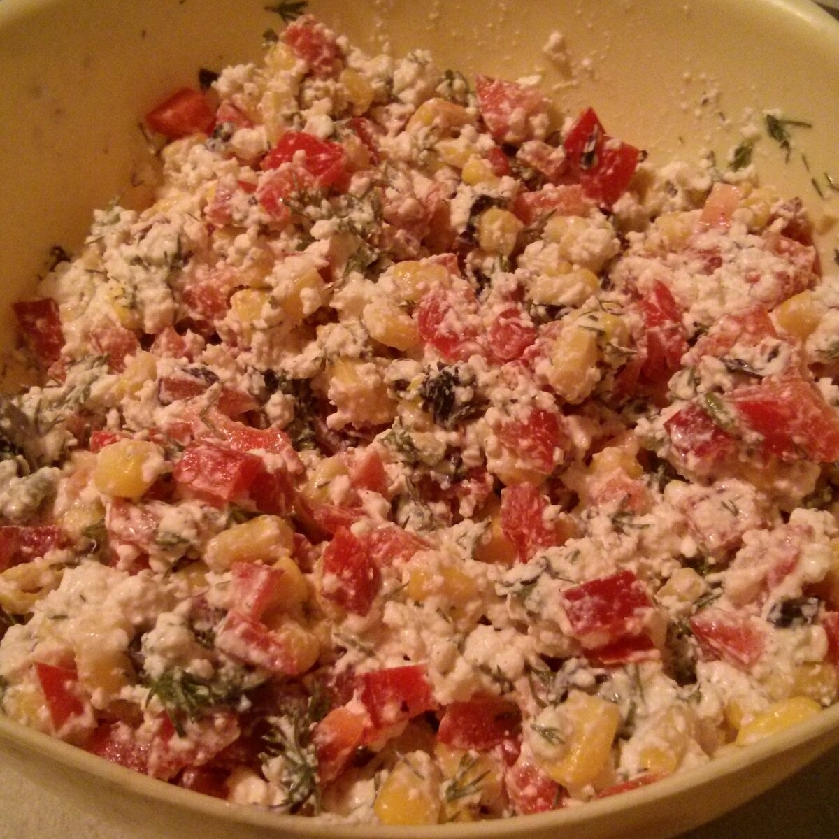 Нежный творожный салат с овощами