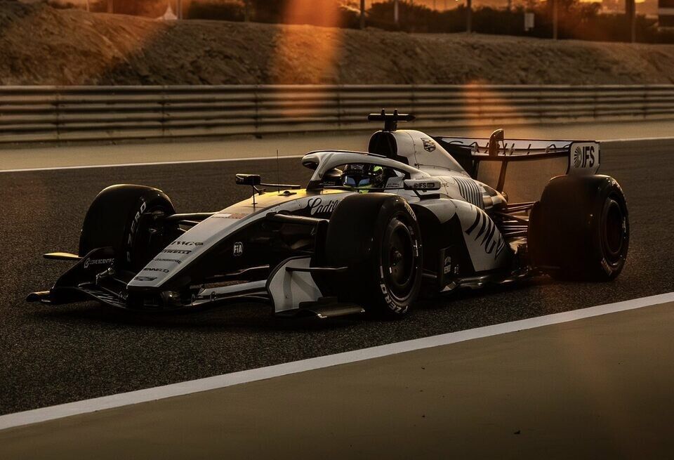 ������ ������ ����������� ���� �� ������ ����� Cadillac � ������� 1