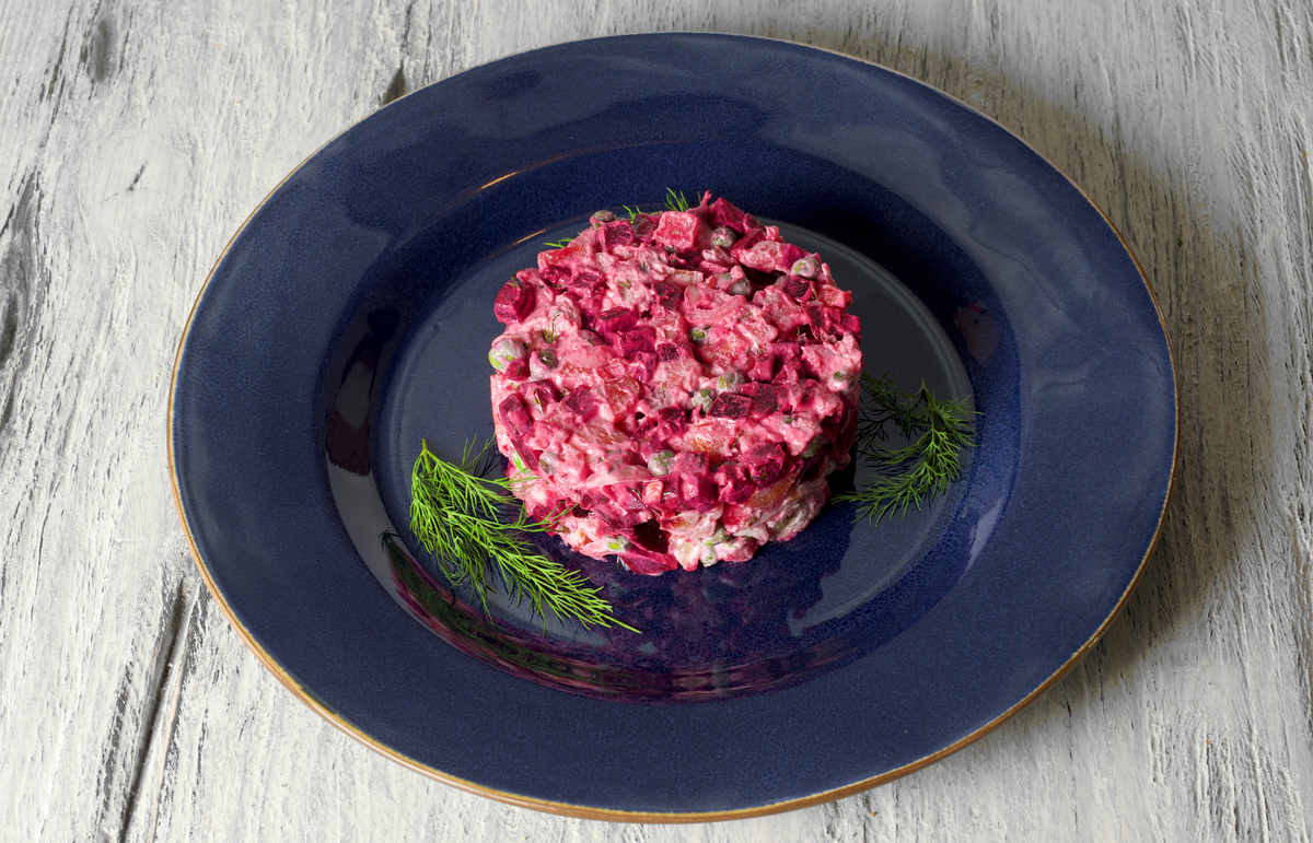 Как приготовить свекольный салат с курицей и орехами для здоровья и праздника