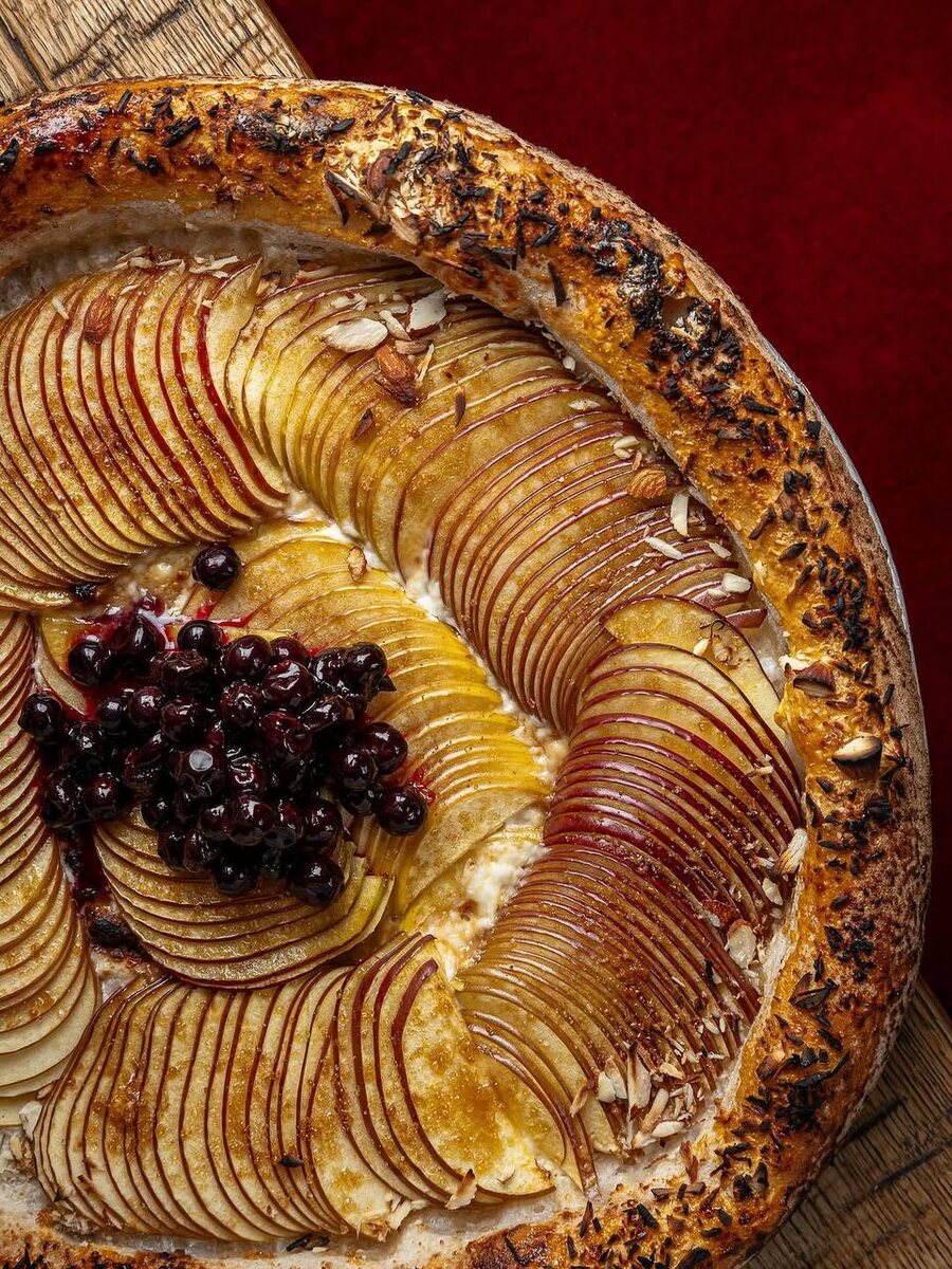 Пицца не только соленая: Горыныч удивляет сладкой яблочной версией