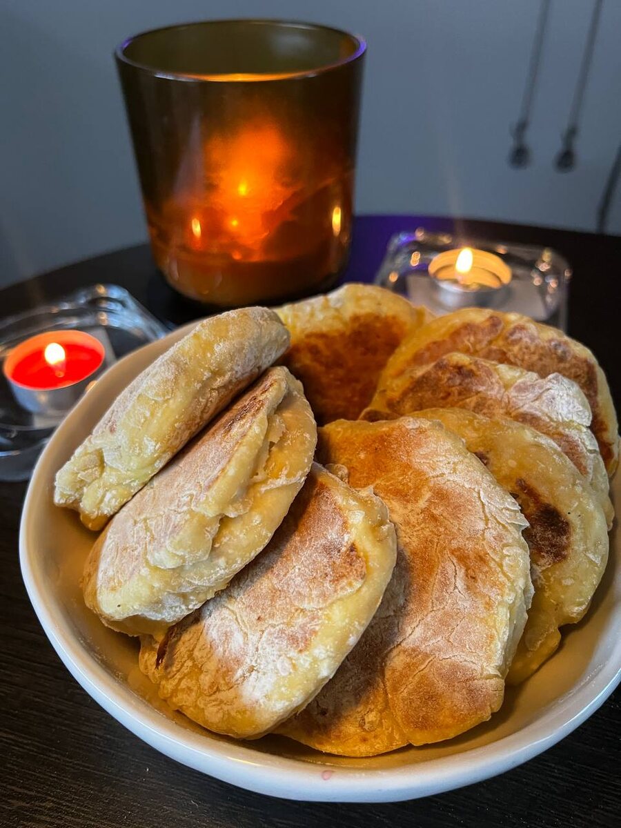 Нежные сырники с банановым акцентом