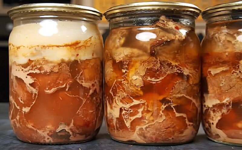 Как приготовить вкусную домашнюю тушенку, не выходя из кухни