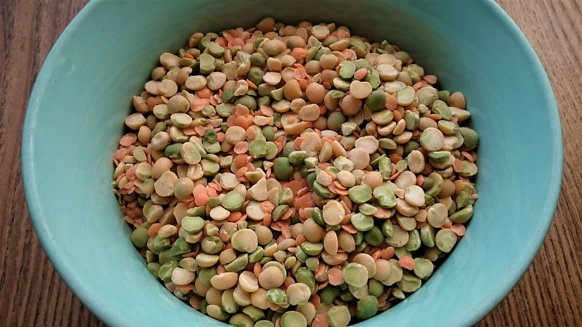 Вкусный суп из бобовых с мясными фрикадельками