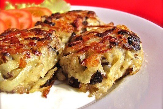 Сочные драники с грибами: простой рецепт для гурманов