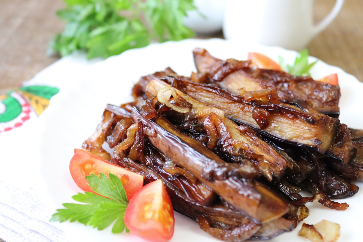 Баклажаны с луком в медово-уксусной заправке: вкусная закуска для любого стола