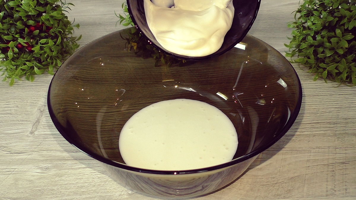 Секрет завернутых в тесто ягод: как приготовить вкуснейший пирог на кефире и сметане