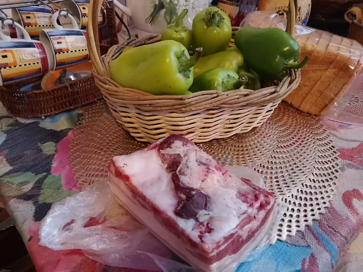 Сало в луковой шелухе: кулинарный тренд на вашей кухне