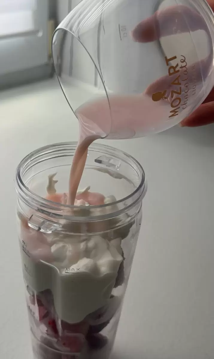 Кулинарные эксперименты: три великолепных рецепта мороженого с алкогольным акцентом