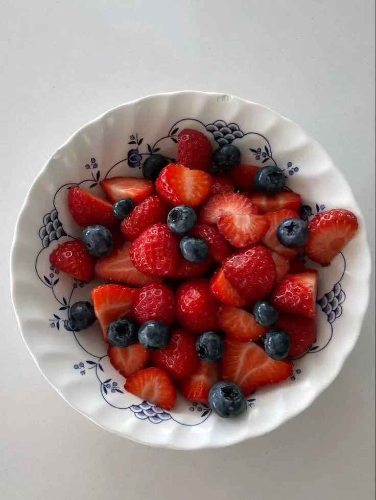 Как вернуть коже молодость и сияние: пять продуктов для свежести и упругости