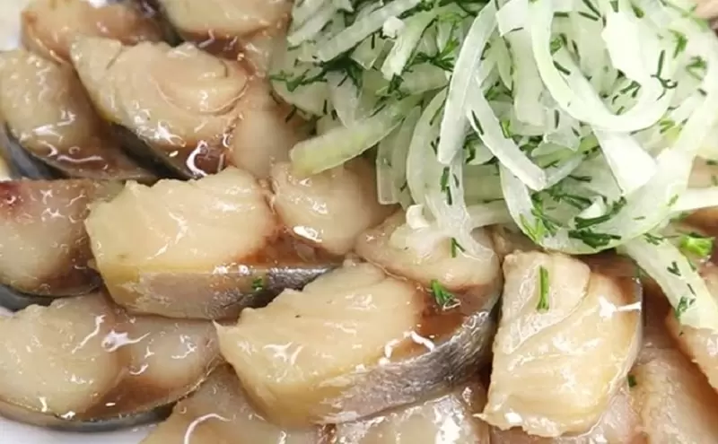Как быстро и легко засолить скумбрию: секреты вкуса «красной рыбы»