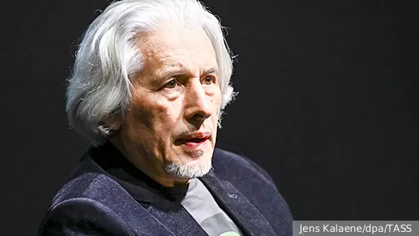 Голубое сало Сорокина временно исчезло с книжных полок России