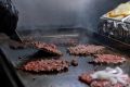 Смэш-бургеры: гастрономический тренд и идеальные сочетания с вином