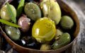 Маслины: выбор между косточками и без — что предпочесть?
