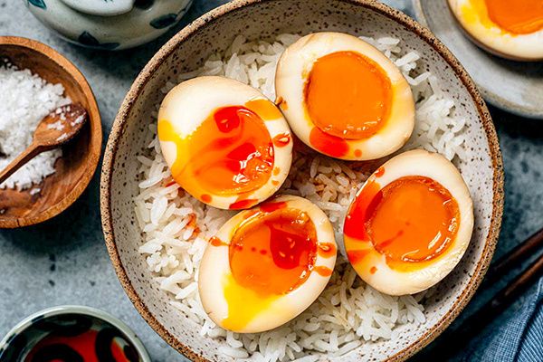 Вкусное путешествие в мир маринованных яиц: простой и быстрый рецепт